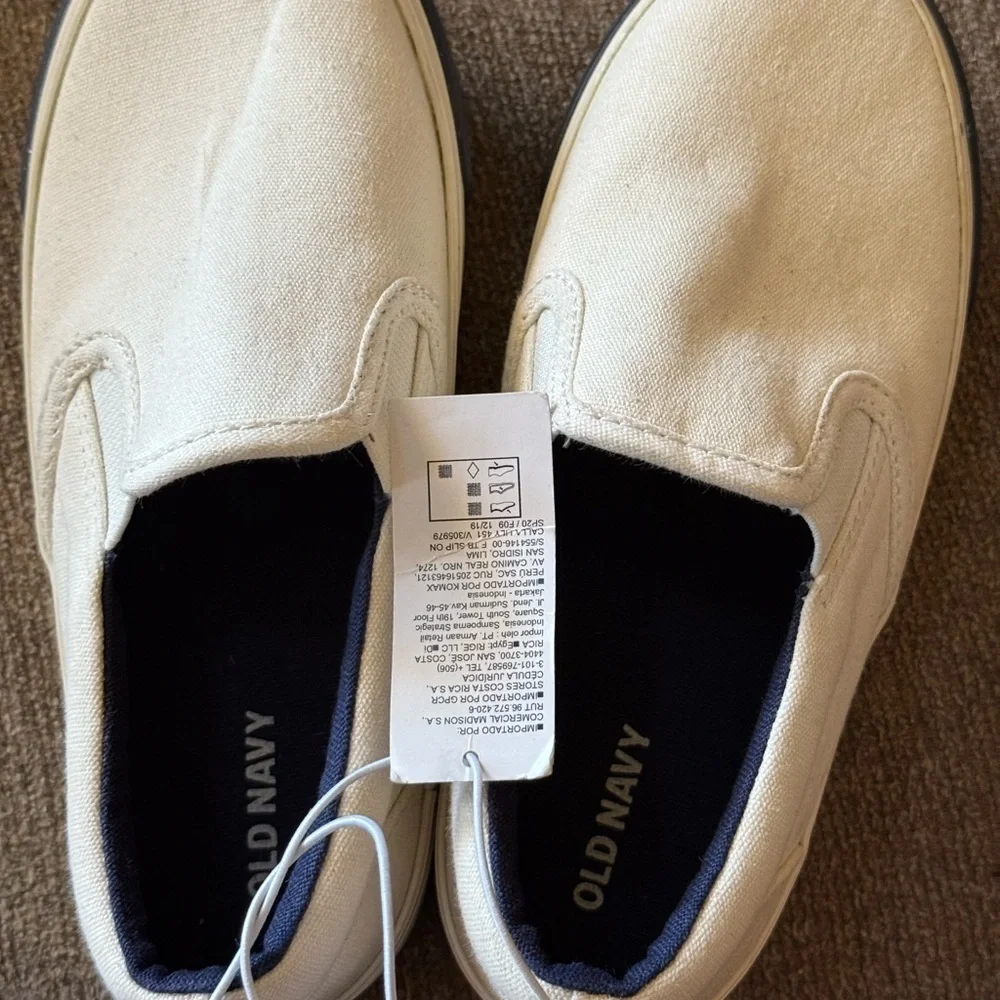 Old Navy Brand, White Slip-On Sneakers, Little Boys size 11, NWT